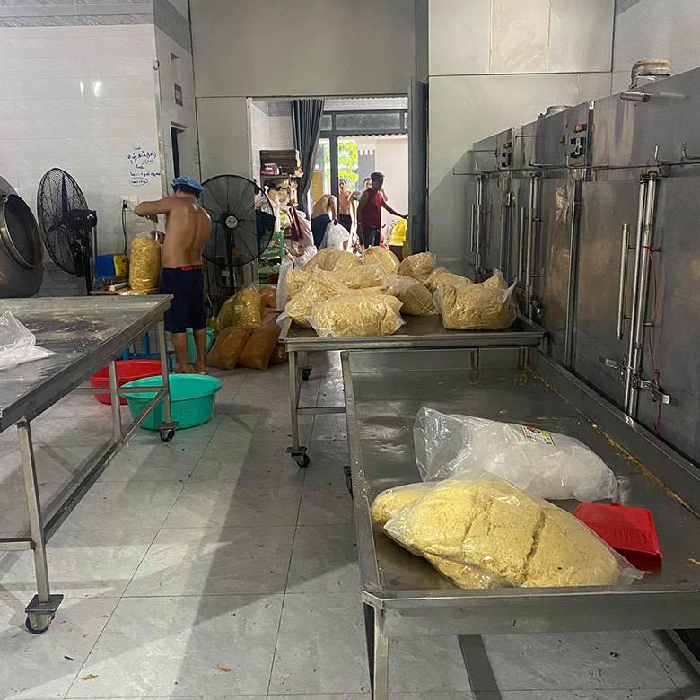 Hình ảnh sử dụng máy sao ruốc 5kg trong kinh doanh sản xuất Hình ảnh sử dụng máy sao ruốc 5kg trong kinh doanh sản xuất