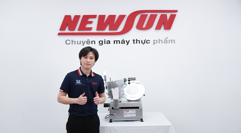 duoi-ava-may-thai-thit-se-lanh-tu-dong-qh-300as Máy thái thịt se lạnh tự động QH-300AS