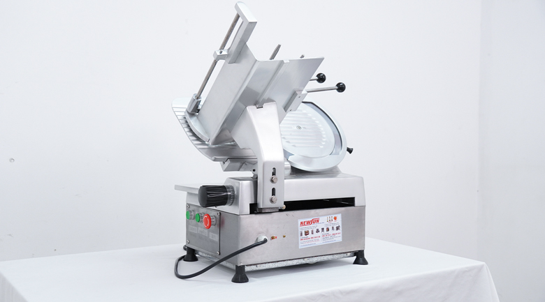 duoi-ava3-may-thai-thit-se-lanh-tu-dong-qh-300as Máy thái thịt se lạnh tự động QH-300AS