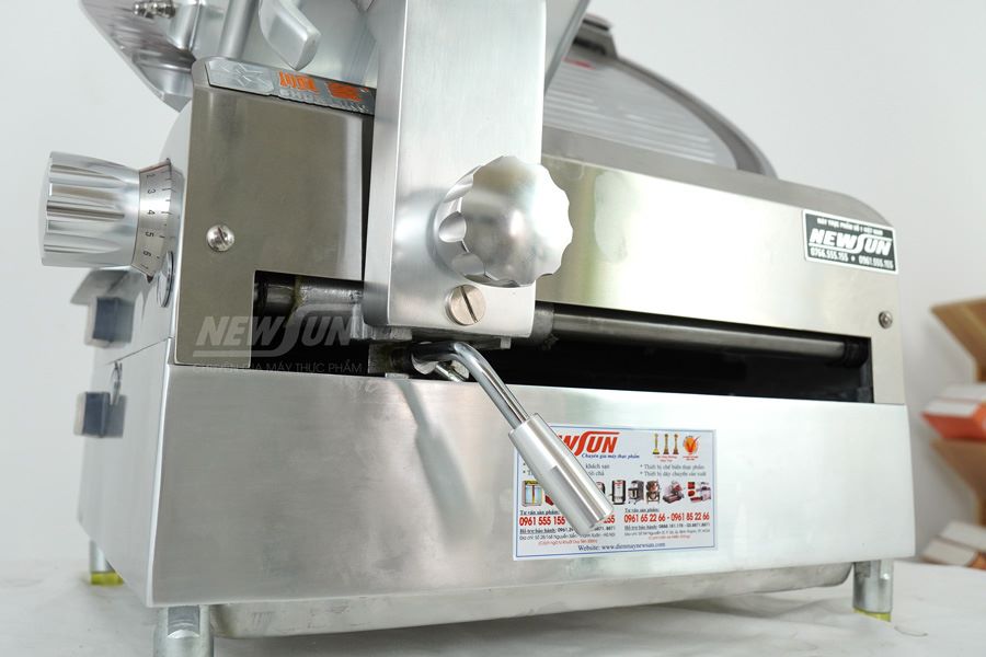 may-thai-thit-se-lanh-sl300bn-ban-cao-cap-1-11 may thai thit se lanh sl300bn ban cao cap 1 11