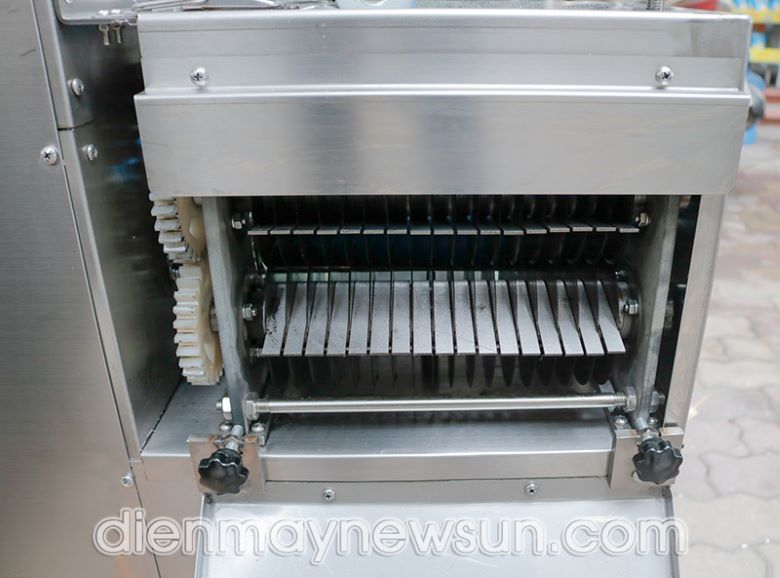 Máy thái thịt công nghiệp NS-XR-QD600 Thiết kế 2 đầu cắt thái lát và hạt lựu riêng biệt